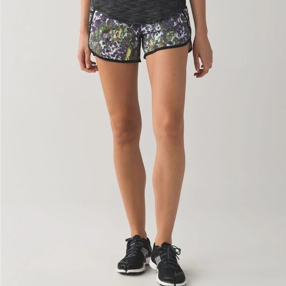 Lululemon Tracker Short III Floral Sport White